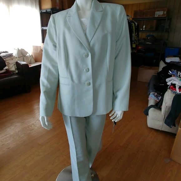 Le Suit Other - NWT Le Suit 2 Pc Ladies Dress Suit